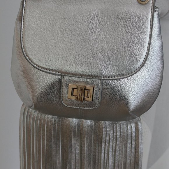 NEW Expressions NY Fringe Crossbody Purse METALLIC Silver Mini Retro Bag - Picture 4 of 11